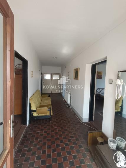 Dva rodinné domy na polosamote, pozemok 7282m2  - Levice - Málaš