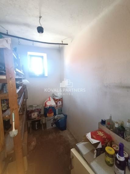 Dva rodinné domy na polosamote, pozemok 7282m2  - Levice - Málaš