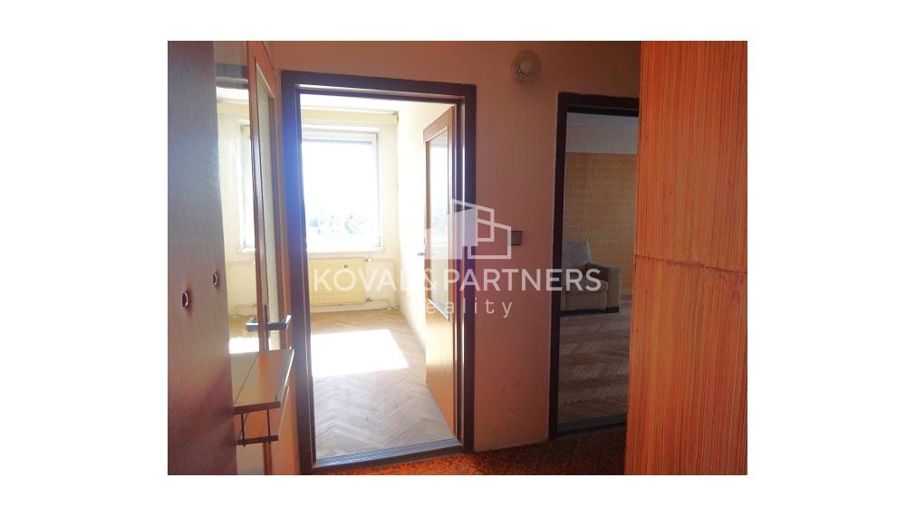 Na predaj 3 izbový byt s krásnym výhľadom, blízke centrum - Levice