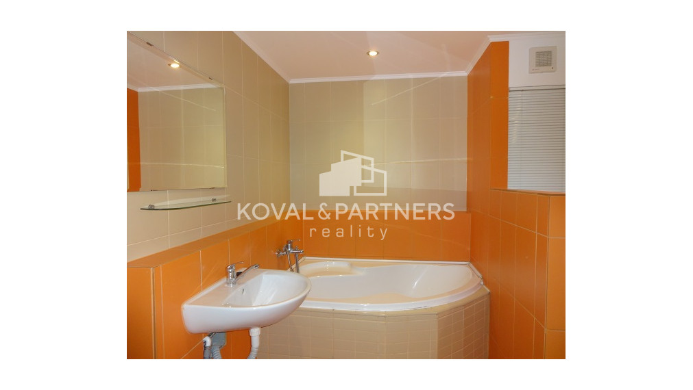 Na prenájom pekný 1 izbový byt s loggiou - Levice, Vinohrady