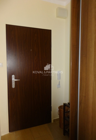 Na prenájom pekný 1 izbový byt s loggiou - Levice, Vinohrady