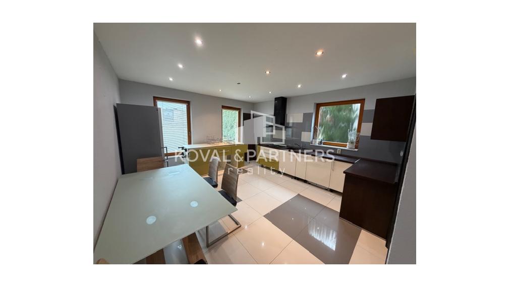 Ponúkame exkluzívne na predaj rodinný dom v obci Lehota