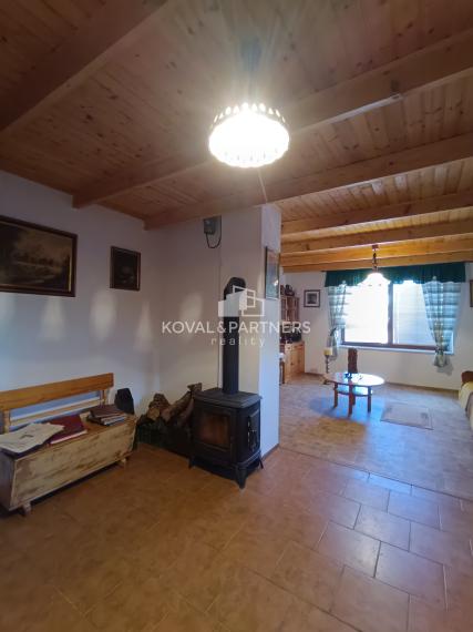 Rodinný dom na 25 árovom pozemku - Hájske