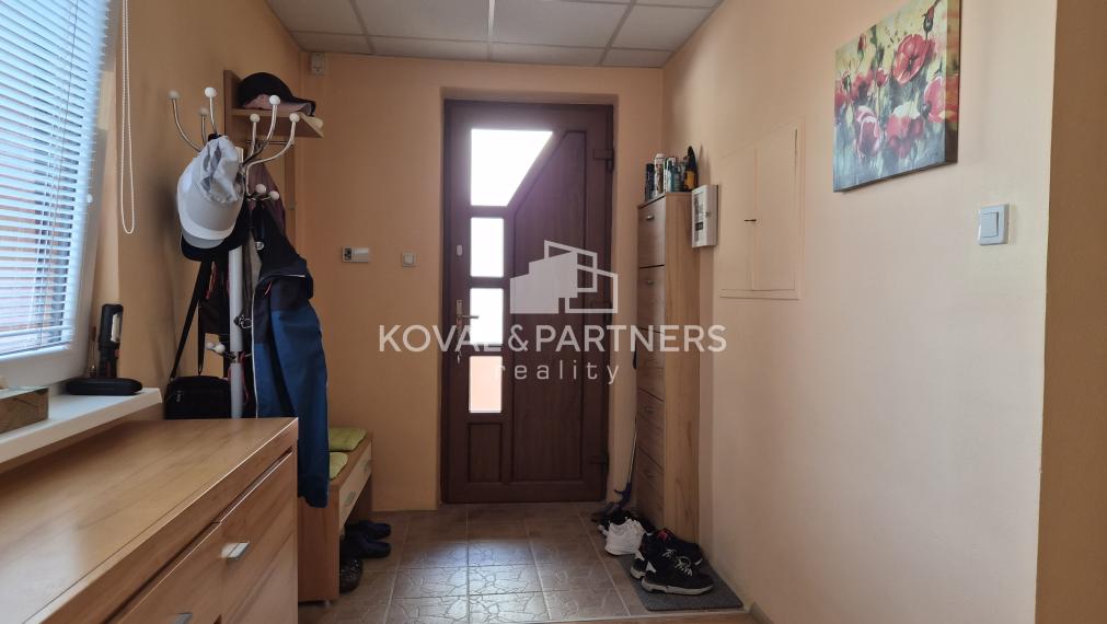 Zariadený rodinný dom s pozemkom 14 á, Pusté Úľany
