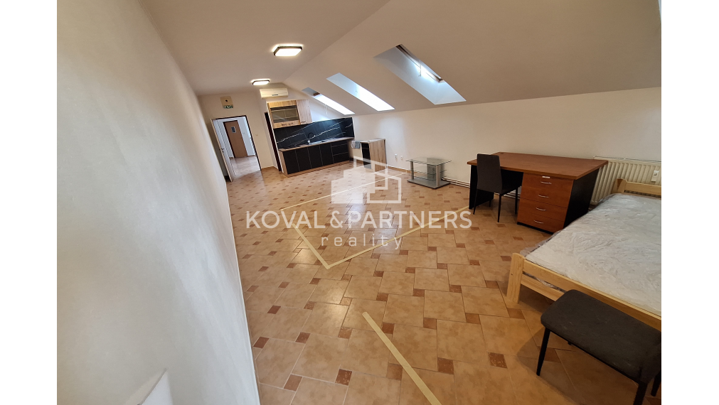 Prenájom flexibilný priestor vhodný na kancelárie alebo bývanie – 51 m²