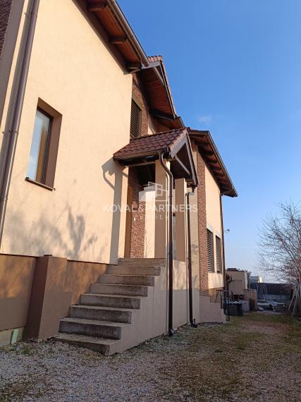 Priestranný rodinný dom pri Nitre  - Štitáre