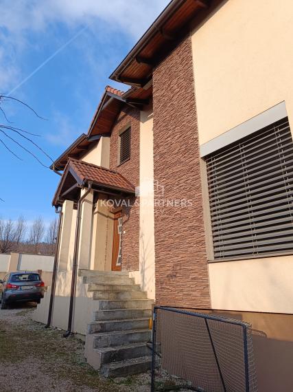 Priestranný rodinný dom pri Nitre  - Štitáre