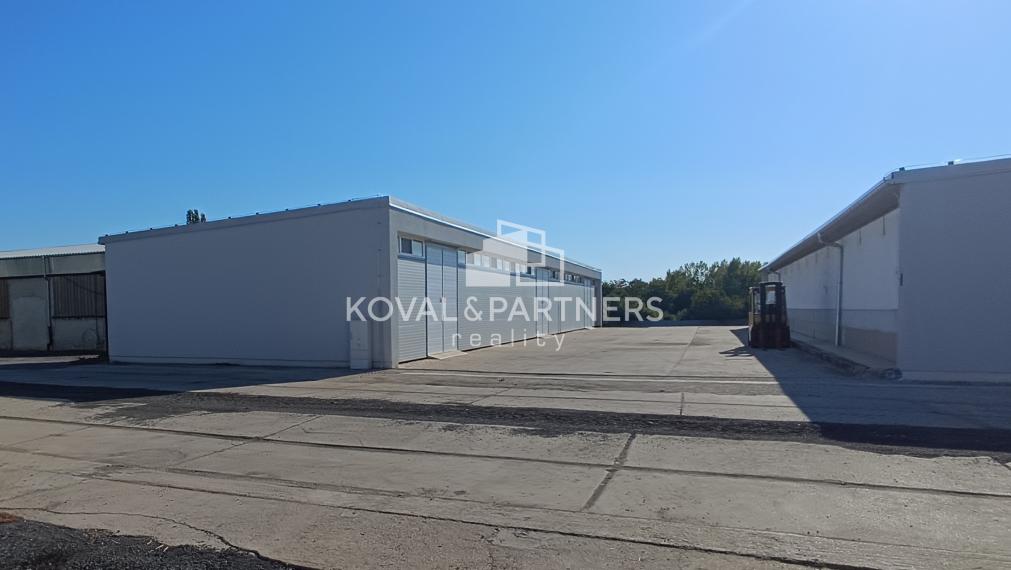 Prenájom moderných skladov 335 m² – flexibilné priestory