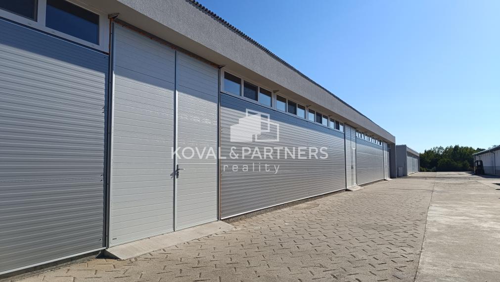Prenájom moderných skladov 335 m² – flexibilné priestory