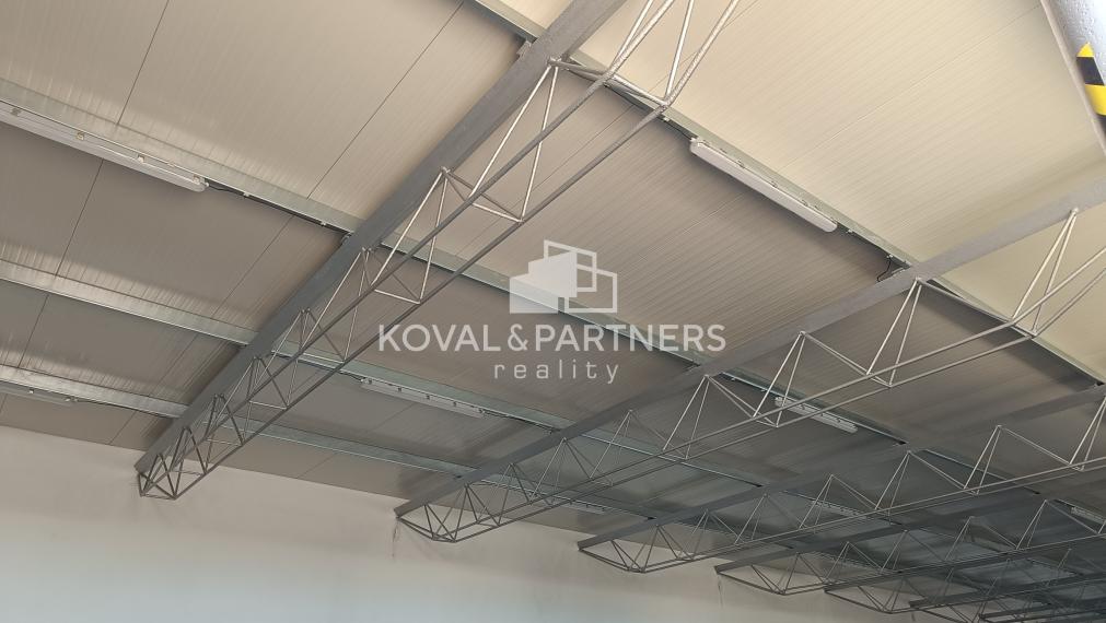 Prenájom moderných skladov 335 m² – flexibilné priestory