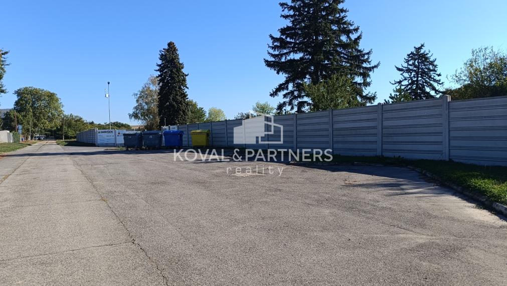 Prenájom moderných skladov 335 m² – flexibilné priestory