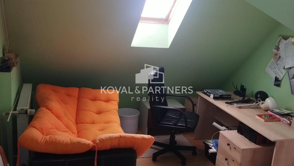 Slnečný a priestraný rodinný dom pri Nitre - Veľké Zálužie