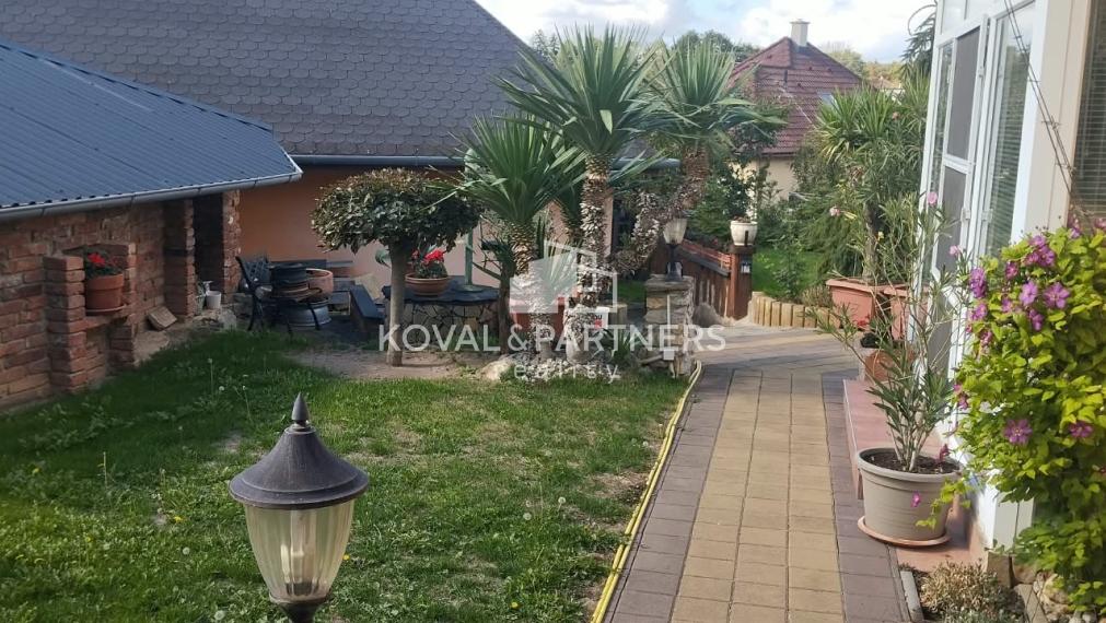 Slnečný a priestraný rodinný dom pri Nitre - Veľké Zálužie