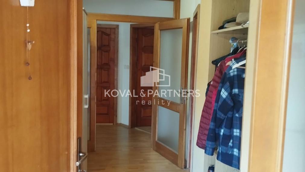 Slnečný a priestraný rodinný dom pri Nitre - Veľké Zálužie