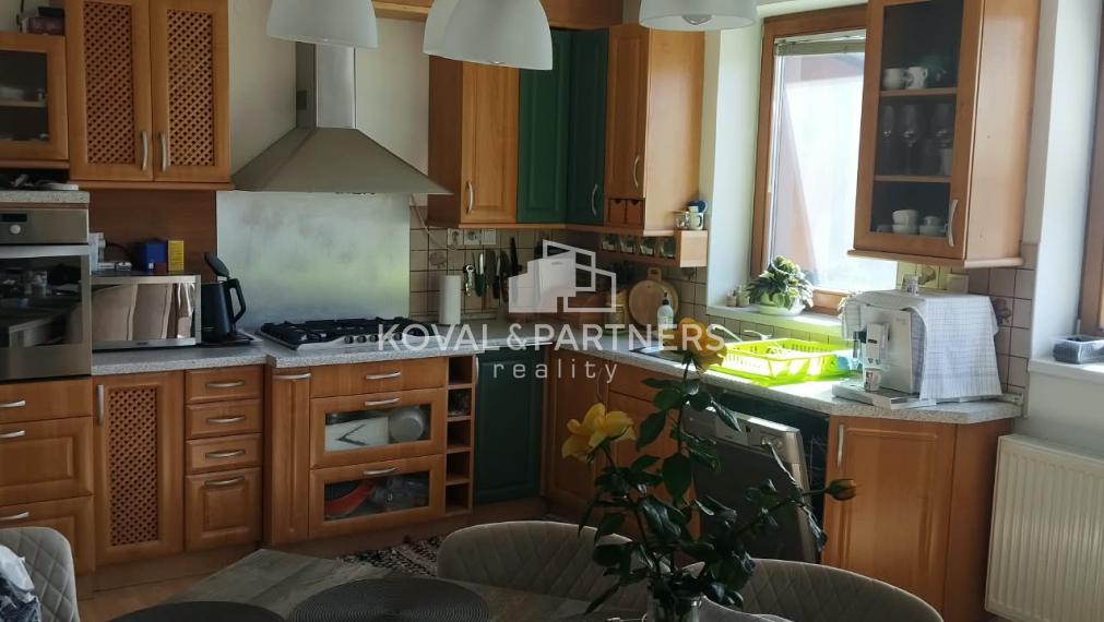 Slnečný a priestraný rodinný dom pri Nitre - Veľké Zálužie