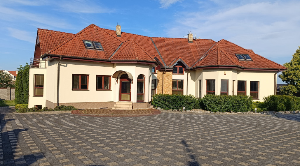 Rodinný dom (10 izieb) na prenájom - Nitra