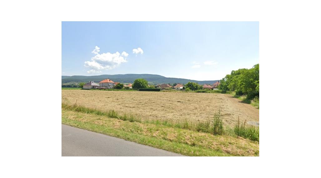 Pozemok 2421 m2 - Žitavany - Zlaté Moravce