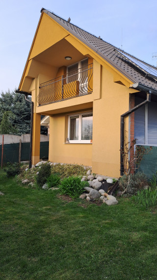 Podkrovná chata/rodinný dom, Párovské Háje, pozemok 700 m2