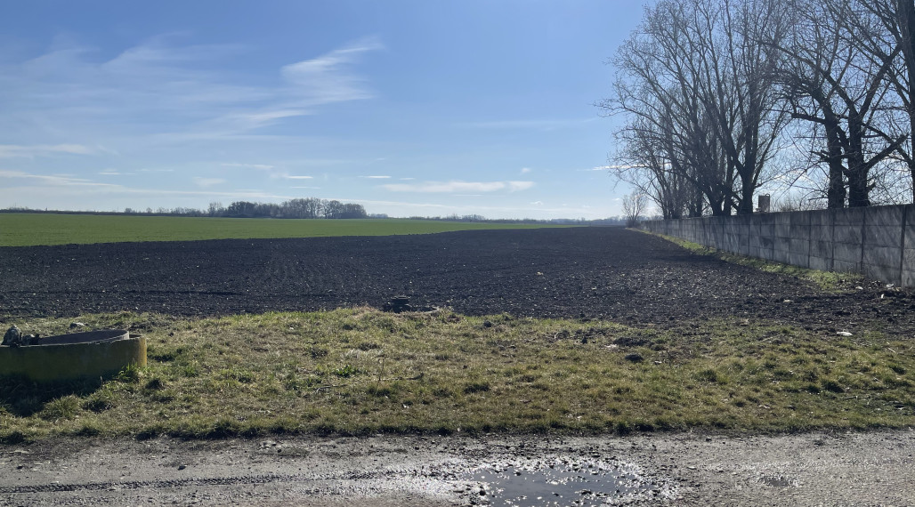 Na predaj pozemok určený na priemyselno - potravinársku výrobu