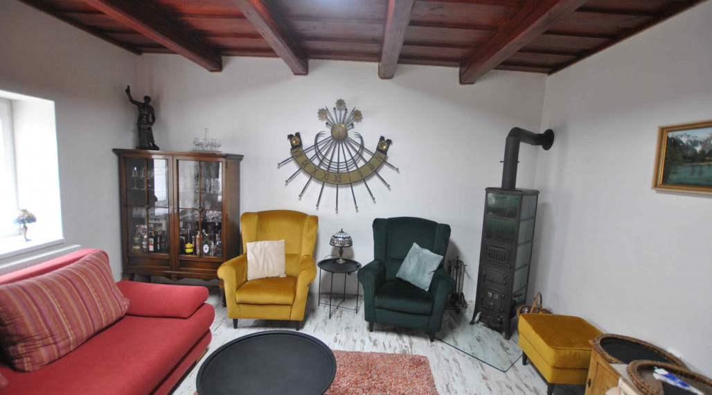 Koval & partners ponúka exkluzívne na predaj rodinný dom v obci Uhliská