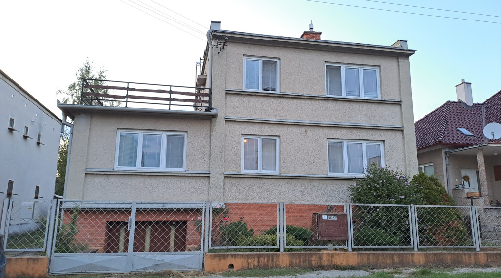 Na prenájom poschodová budova, Zlaté Moravce, časť Ďatelinisko