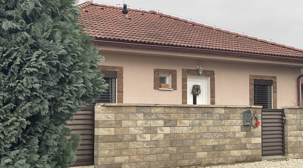 Útulný 3 izbový rodinný dom v Kolíňanoch