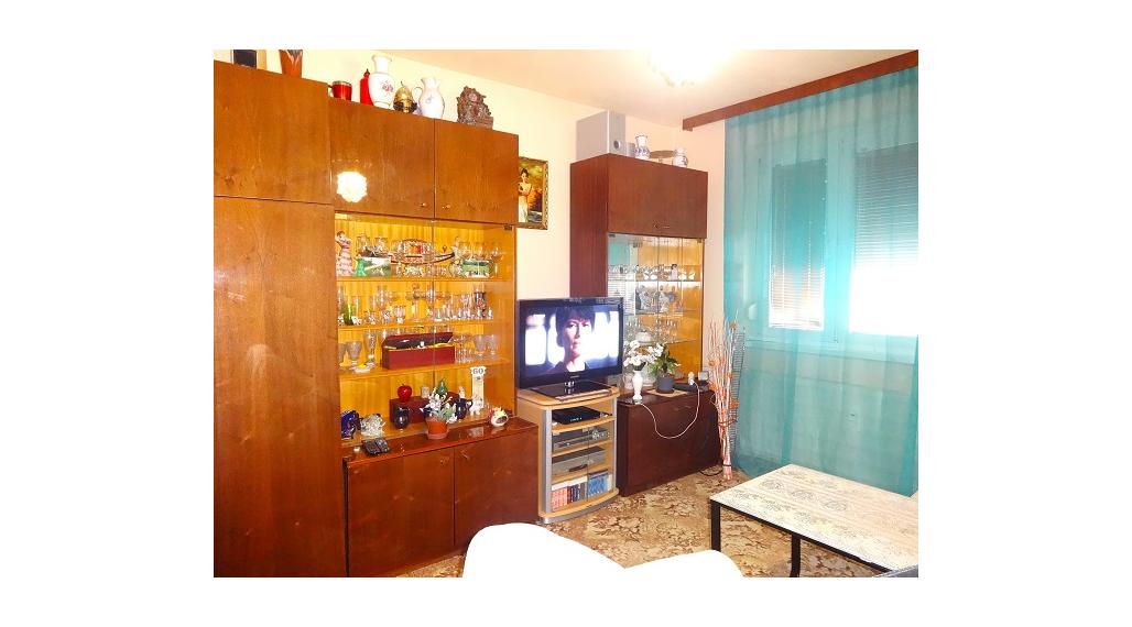 Na predaj 3-izbový byt s logiou 59,30m2 - Levice