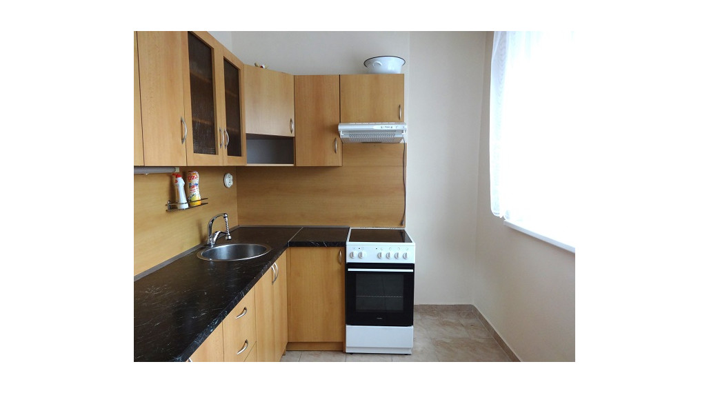 Na predaj 3 izbový byt s logiou - Levice