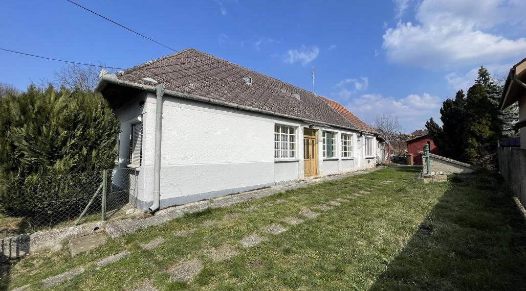 3 izbový rodinný dom s krásnym pozemkom 1511 m2 v Janíkovciach