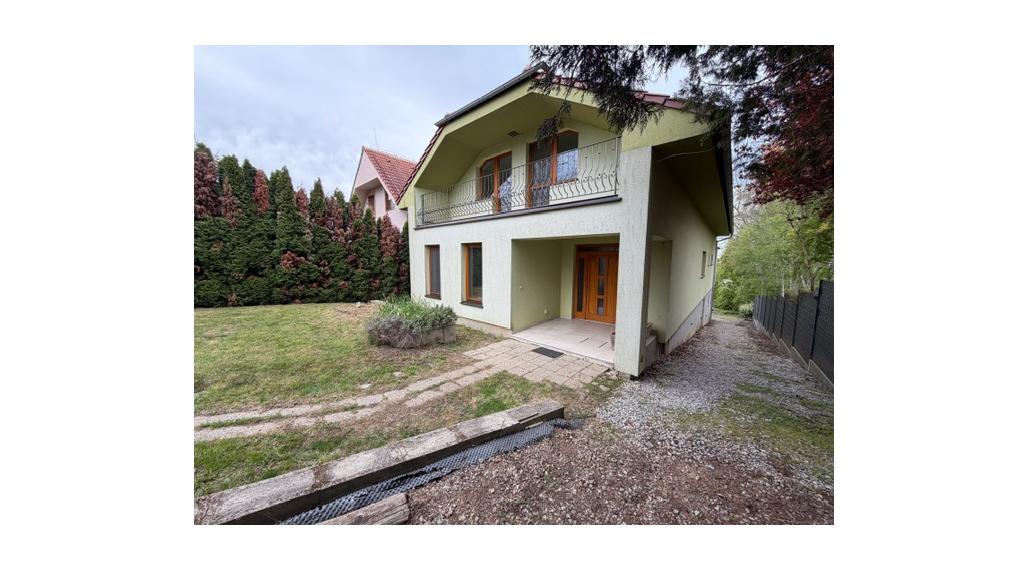 Ponúkame exkluzívne na predaj rodinný dom v obci Lehota