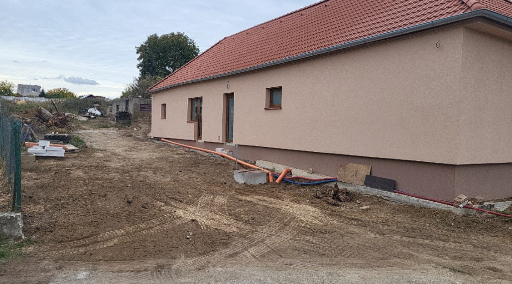 Ponúkame exkluzívne na predaj rodinný dom - Veľké Chyndice