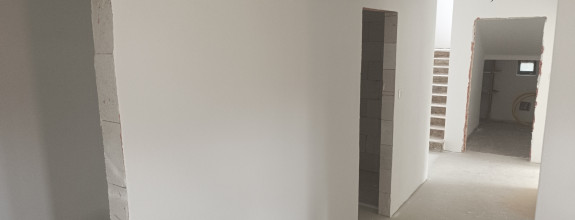 4-izbový poschodový rodinný dom na veľkorysom pozemku - Čeľadice