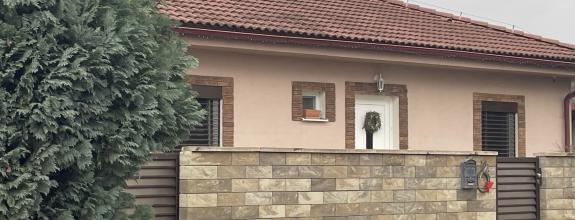 Útulný 3 izbový rodinný dom v Kolíňanoch