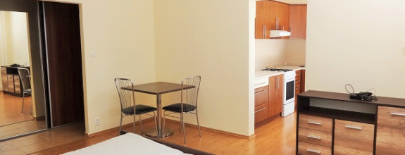 Na prenájom pekný 1 izbový byt s loggiou - Levice, Vinohrady