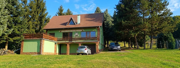 Jedinečný poľovnícky dom s vlastnou strelnicou - Hlohovec
