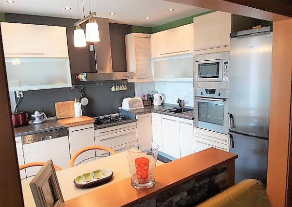 Rezervované! Prenájom veľký 3-izb. byt, loggia, vrátane zariadenia, kompl. rek. - Levice