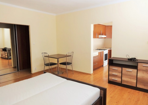 Prenájom pekný, zrekonštruovaný, zariadený 1-iz. byt - Levice, Vinohrady