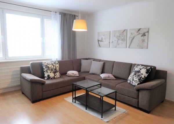 Prenajaté! Na prenájom 3iz. byt s loggiou - Levice, K. Marxa