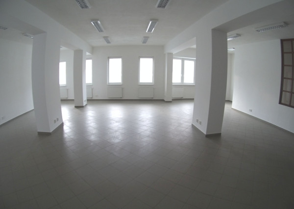 Na prenájom priestor 112 m2, centrum, Nitra