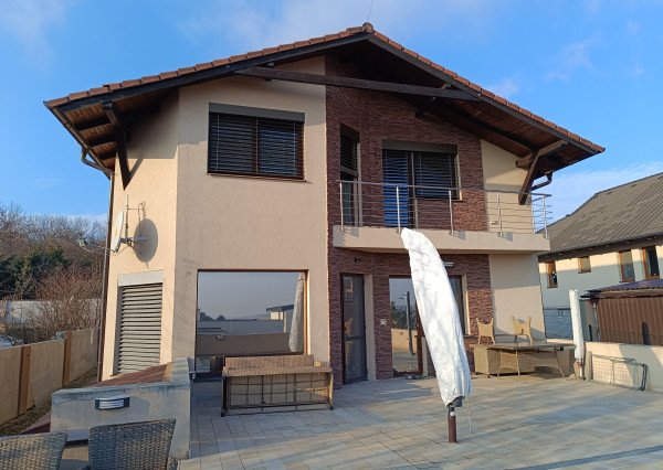 7 izbový dom pod vrchom Žibrica - Štitáre - Nitra