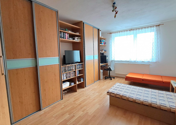 2 izbový byt s loggiou, Jarok