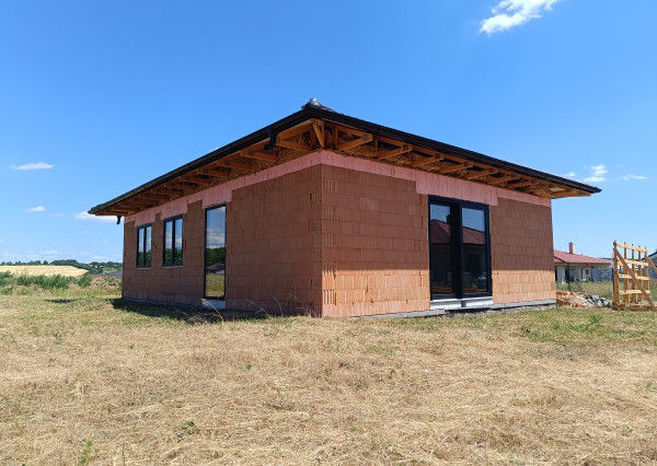 Moderný bungalov - Malý Lapáš - Nitra