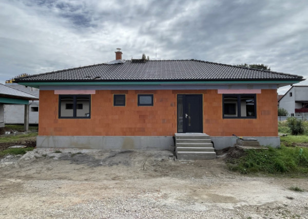 4 izbová novostavba Bungalovu - Veľké Zálužie