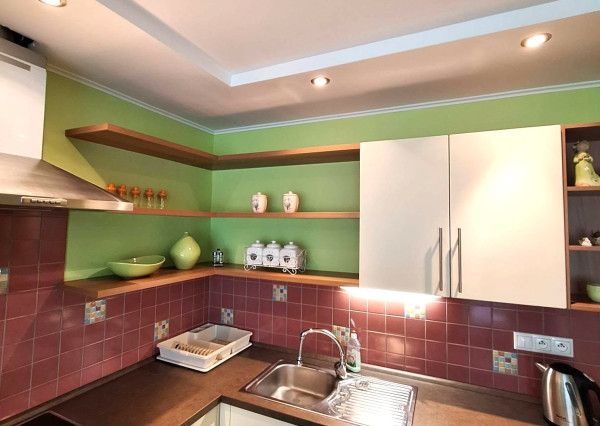 Na predaj veľmi pekný, zariadný 1-izbový byt - Levice, ul. Na Lúkach