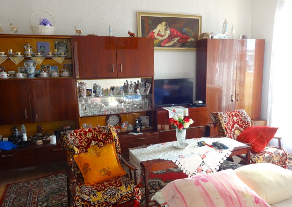 Ponúkame na predaj 1-izbový byt s loggiou - Levice, ul. Saratovská