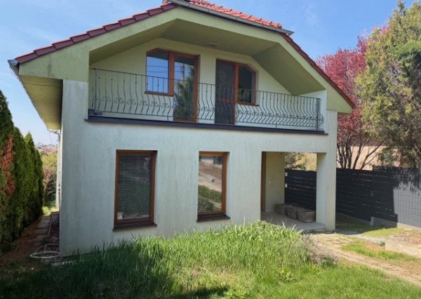 Ponúkame exkluzívne na predaj rodinný dom v obci Lehota