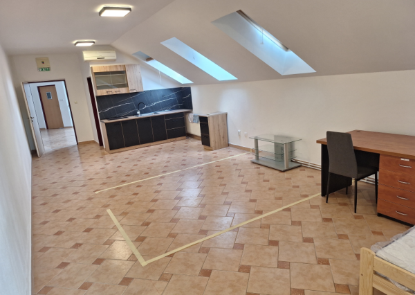 Prenájom flexibilný priestor vhodný na kancelárie alebo bývanie – 51 m²